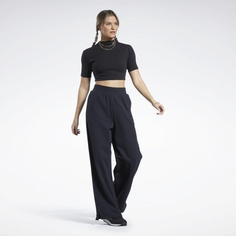Reebok: SS Rib Mock Neck Crop Top