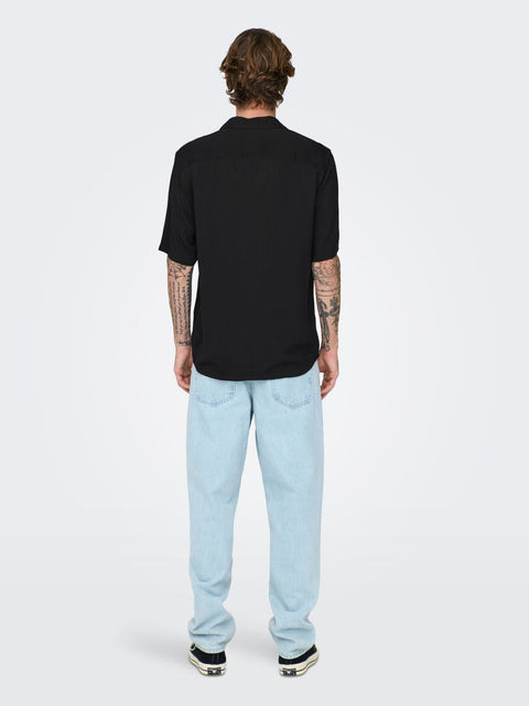 Only & Sons : Regular Fit Solid Color SS Shirt - Black