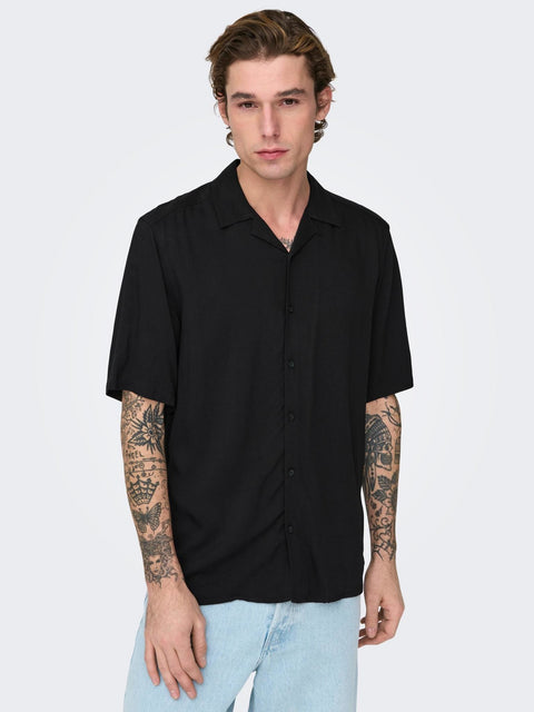 Only & Sons : Regular Fit Solid Color SS Shirt - Black