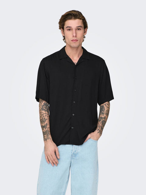 Only & Sons : Regular Fit Solid Color SS Shirt - Black